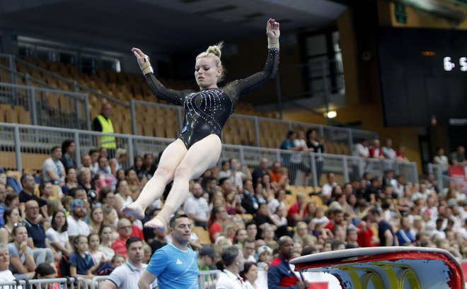 Teja Belak je bila v kvalifikacijah preskoka 4. in bo jutri v finalu merila na kolajno. FOTO: Mavric Pivk/Delo