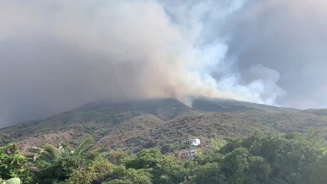 Splošne evakuacije otoka oblasti za zdaj niso odredile. FOTO: Reuters