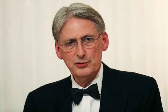 British Chancellor of the Exchequer Philip Hammond delivers a speech at the annual Mansion House dinner in London, Britain June 20, 2019. REUTERS/Simon Dawson - RC1EAE9DBA00