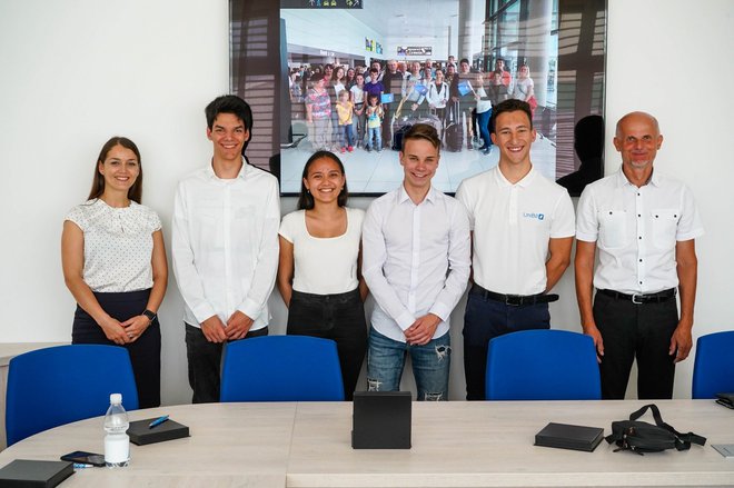 Zmagovalna ekipa: Danijela Erenda, Anže Kocjančič, Nikita Galuh Kapušin, Jaka Kordiš, Žiga Povhe in Roman Kapš. FOTO: Arhiv D. E.