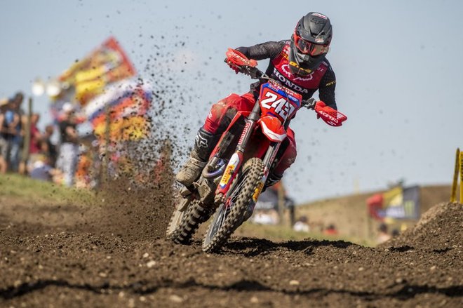 Tim Gajser napada svoj tretji naslov svetovnega prvaka oziroma drugega v elitnem MXGP. Foto HRC