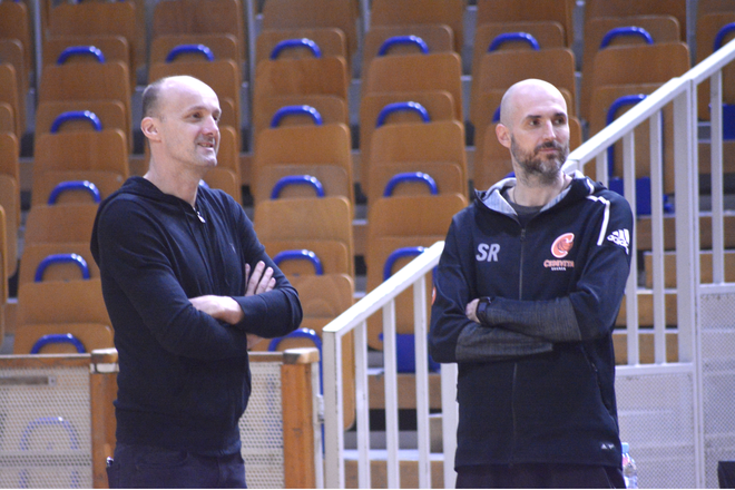 Slaven Rimac (desno) je bil v sezoni 2017/18 pomočnik Jureta Zdovca pri Cedeviti in v minulem prvenstvu prvi trener Zagrebčanov, zdaj bo strateg Cedevite Olimpije. FOTO: ABA