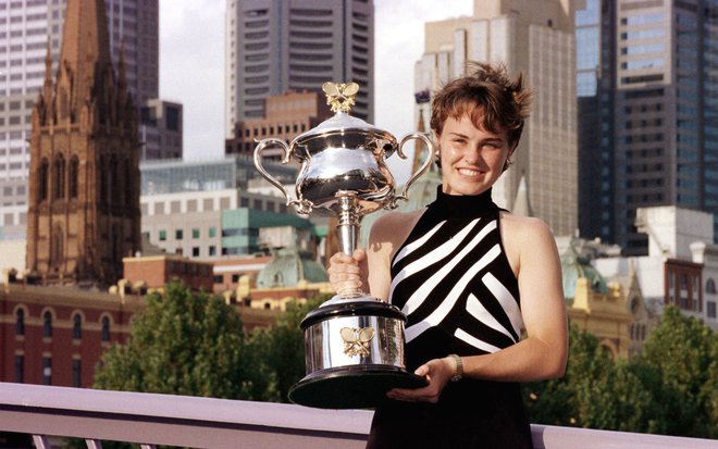 Martina Hingis je najmlajša zmagovalka turnirja za veliki slam v zgodovini, OP Avstralije je osvojila, ko je bila stara 16 let in 117. FOTO: Reuters