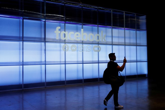 Facebook se je v preteklosti zavezal, da bo bolje skrbel za zasebnost, njegovi neuspehi pa so bili ključni razlog za to, da se je podjetje strinjalo s plačilom petmilijardne globe. FOTO: Reuters