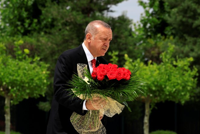 Turški predsednik Recep Tayyip Erdoğan na spominski slovesnosti v Ankari. FOTO: Reuters