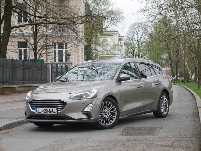 Ford focus karavan je s prenovo sicer dobil bolj kupejevski zaključek, a najpomembnejša še naprej ostaja uporabnost. Foto Boštjan Okorn