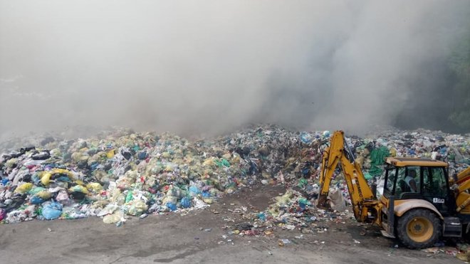 Po podatkih vodje intervencije Denisa Slavca iz Gasilske brigade Koper so zagorele večinoma plastika, embalaža in sveče. FOTO: Gasilska Brigada Koper