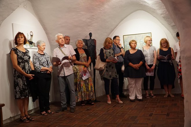 Odprtje razstave lanskih udeležencev <em>Salon des beaux arts</em> na Velenjskem gradu FOTO: Brane Piano