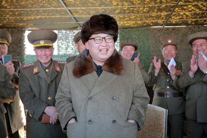 Kim Džong Un na predstavitvi novega raketnega sistema FOTO:Reuters