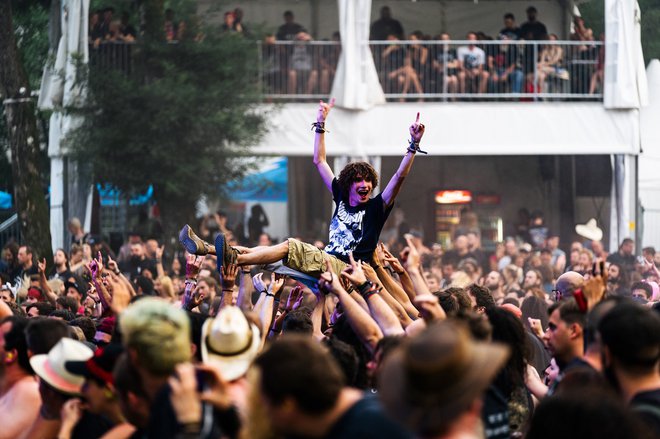 Surfanje na občinstvu Foto Marko Alpner Metaldays festival