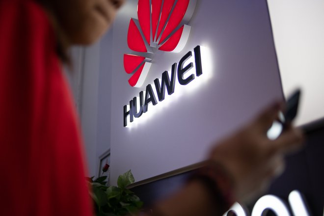 Dostop do teh informacij naj bi uravnavali izključno na sedežu Huaweija na Kitajskem. FOTO: Fred Dufour/AFP
