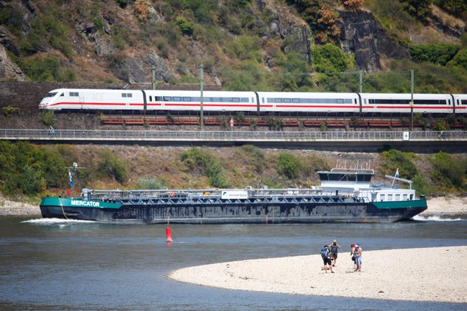 Presahli Ren ovira plovbo naftnih tankerjev. Foto Reuters