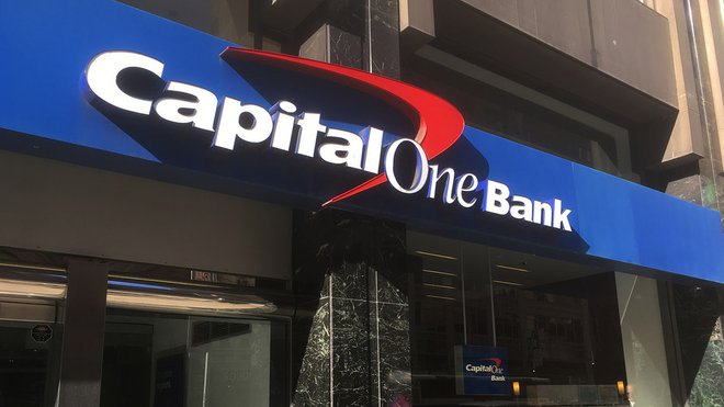 Hekerka se je hvalila s podvigom na spletu. FOTO: Capital One Bank