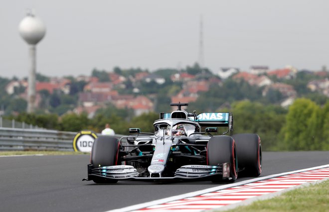 Lewis Hamilton se na Hungaroringu izvrstno počuti. FOTO: Reuters