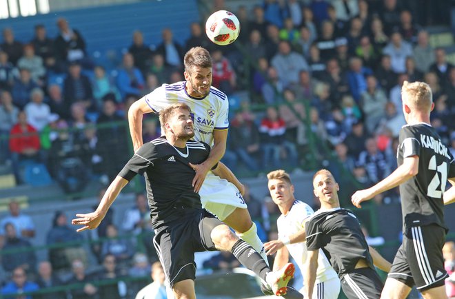 Pred desetimi meseci je Mura v spektakularni tekmi pred domačimi navijači v polni Fazaneriji uprizorila veliki pok in je napolnila mrežo Maribora (4:1). FOTO: Tadej Regent/Delo