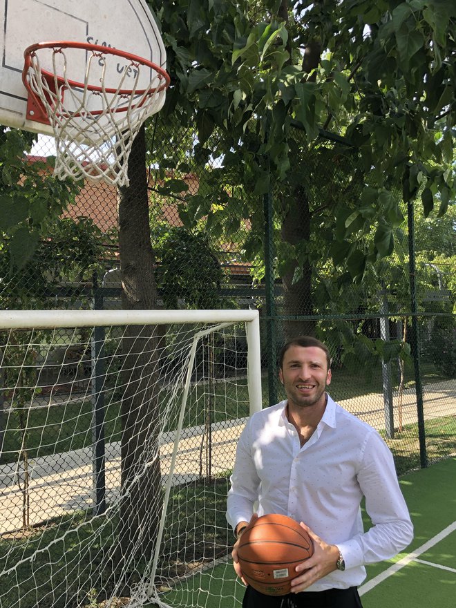 Manučar Markoišvili: Zadnjo tekmo sem odigral 9. maja lani. Ko gledam tekme, čutim, kako bi lahko igral še vsaj nekaj let, toda poškodbe tega ne dovoljujejo. FOTO: Aljaž Vrabec