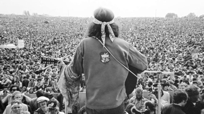 Woodstock se običajno označuje kot rock koncert, vendar je bila glasbena ponudba v resnici zelo pestra.