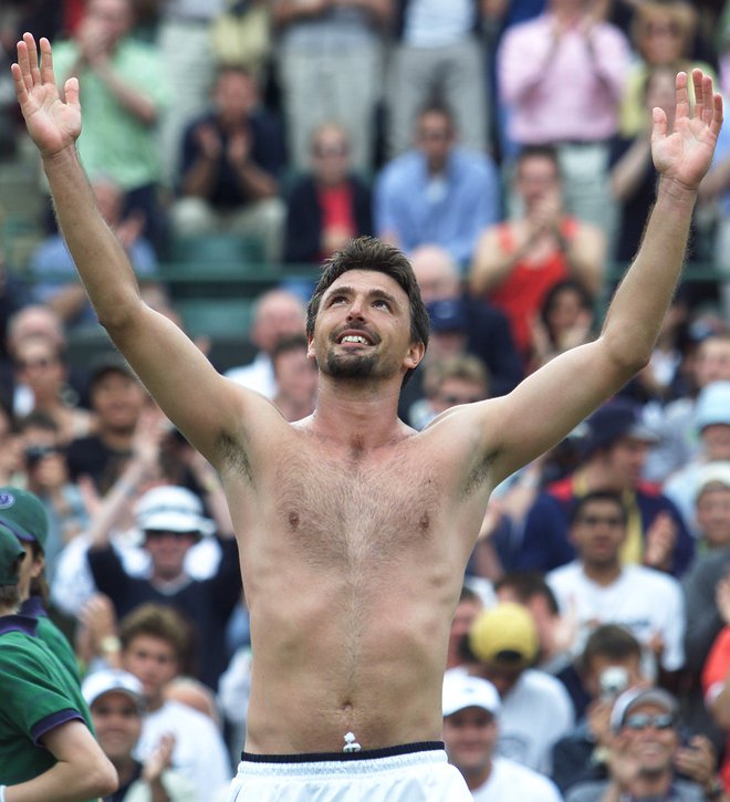 Goran Ivanišević se je povsem nepričakovano veselil naslova v Wimbledonu leta 2001. FOTO: Reuters