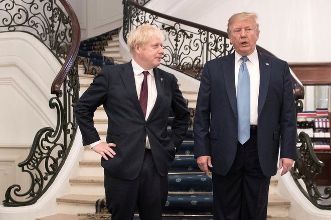 Britanski premier Boris Johnson in ameriški predsednik Donald Trump.&nbsp;FOTO: Pool Reuters