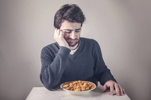 Ni bil pretežak oziroma prelahek, vendar je bil zaradi svoje motnje prehranjevanja v obliki izogibanja oziroma omejevanja vnosa hrane močno podhranjen. FOTO: Arhiv