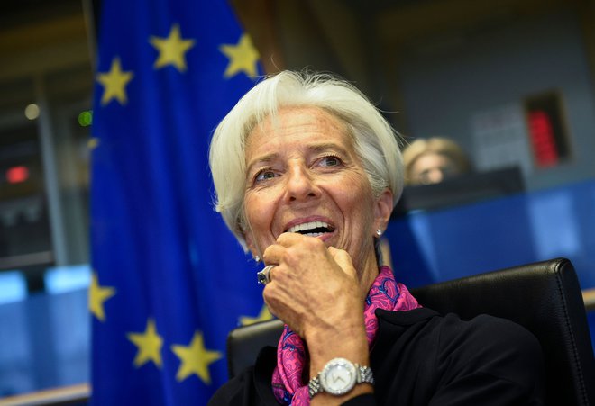 Christine Lagarde, 63-letna Francozinja, bo 1. novembra začela osemletni mandat za vajeti ECB. Veliki premiki v njeni politiki niso pričakovani. Glavna preizkušnja zanjo bo odzivanje na morebitne krizne razmere. FOTO: John Thys/AFP