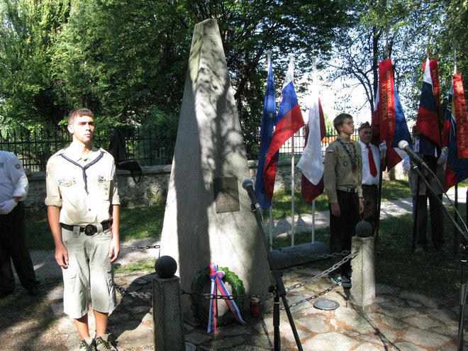 Spomenik bazoviškim junakom stoji tudi v Prešernovem gaju v Kranju. FOTO: Marjana Hanc/Delo