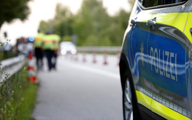 Policisti so zaradi razjasnitev okoliščin dogodka zaslišali več prič. FOTO: Reuters