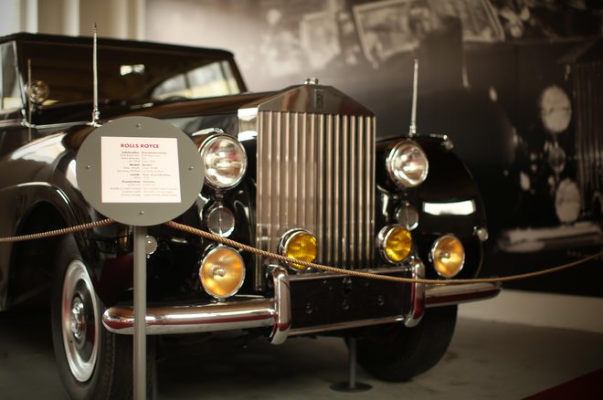 Rolls-Royce v Tehniškem muzeju Slovenije v Bistri<br />
Foto Jure Eržen