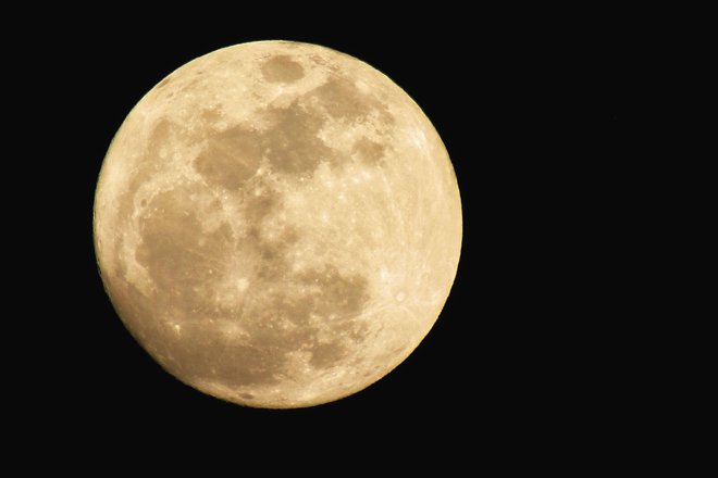 Ko sije luna nad celino. FOTO: Shutterstock