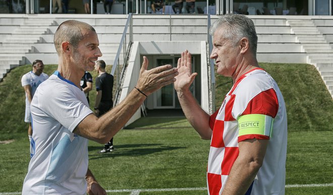 Predsednik Uefe Aleksander Čeferin in član izvršnega odbora Uefe Davor Šuker najtesneje sodelujeta tudi v Nyonu. FOTO: Blaž Samec