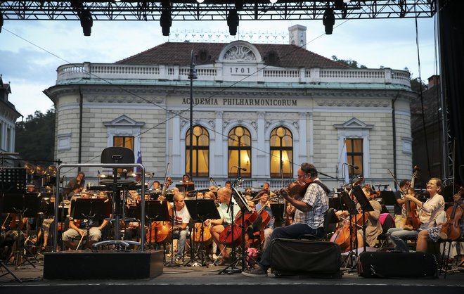 Vse očitke o domnevnih nezakonitostih v Slovenski filharmoniji vršilec dolžnosti direktorja Matej Šarc odločno zavrača. FOTO: Jože Suhadolnik/Delo