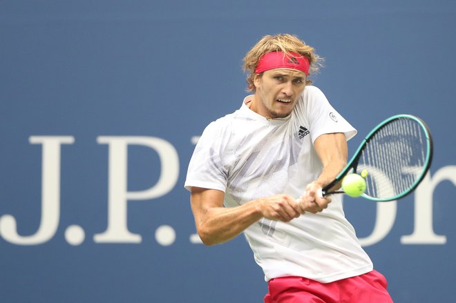 Alexander Zverev je zapravil vodstvo v nizih z 2:0. FOTO: Matthew Stockman/AFP