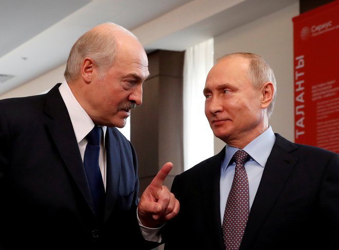 Beloruski predsednik Aleksander Lukašenko je odletel na obisk k svojemu ruskemu kolegu Vladimirju Putinu. FOTO:&nbsp;Sergei Chirikov/Reuters
