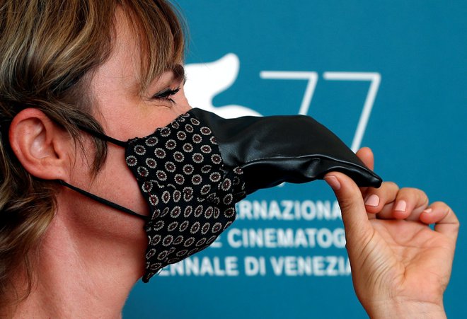 Sklenil se je beneški filmski festival ali &ndash; kot se je imenoval pod Mussolinijem &ndash; <em>Mednarodna razstava filmske umetnosti</em>, ob katerem so bili občutki precej bolj optimistični. FOTO: Guglielmo Mangiapane/Reuters