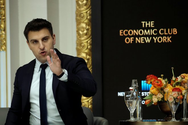 Glavni izvršni direktor Airbnb Brian Chesky pravi: &raquo;Potovanj, kot jih poznamo, ne bo več.&laquo; FOTO: Mike Segar/Reuters