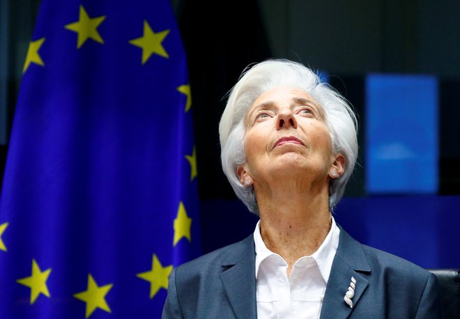 Predsednica ECB Christine Lagarde praviloma predstavi javnosti le dobro premišljene in pretehtane izjave. FOTO: Francois Lenoir/Reuters