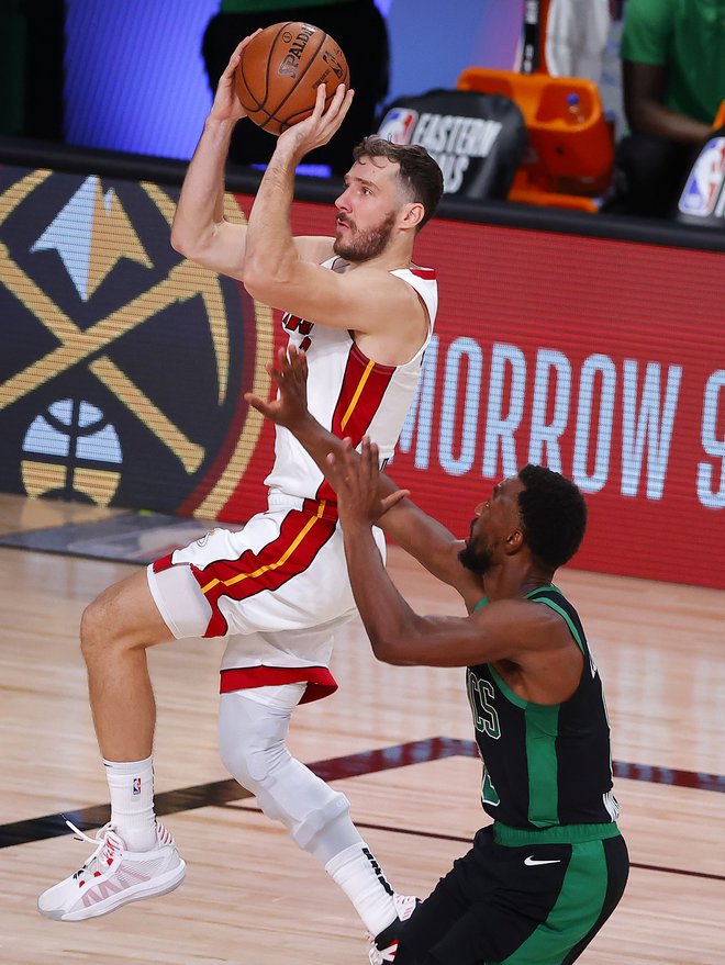 Goran Dragić je dosegel 25 točk na drugi tekmi. FOTO: Kevin C. Cox/AFP