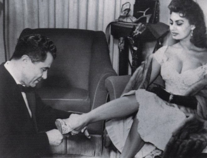 Pred nogami ji je ležala Italija, Evropa, Hollywood, svet. Sophia Loren, le kdo bi se ji lahko uprl? FOTO: Dokumentacija Dela