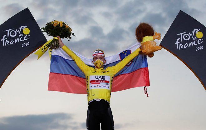 Tadej Pogačar je dan pred 22. rojstnim dnevom že pokoril kolesarski svet. FOTO: Stephane Mahe/Reuters