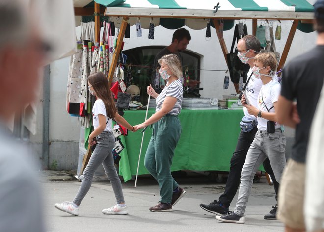 V okviru letošnjih dnevov svetovalnih središč za izobraževanje odraslih bo potekalo 150 dogodkov po Sloveniji, tudi na različnih javnih mestih. Foto Dejan Javornik