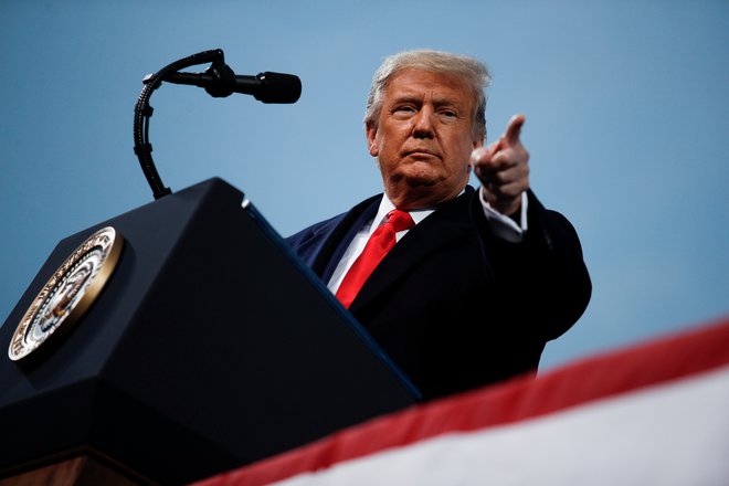 Donald Trump je sporočil, da bo za zapolnitev praznega sedeža druge sodnice v zgodovini ZDA predlagal žensko. Foto Tom Brenner/Reuters