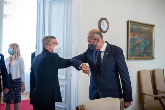 Thomas Bach se je sestal tudi s predsednikom vlade Janezom Janšo. FOTO: Ukom