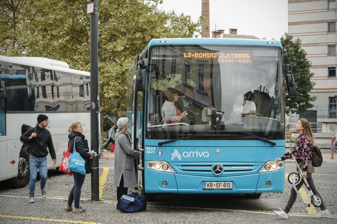 Slovenija je majhna, a ne, če po njej potuješ z avtobusom. FOTO: Uroš Hočevar/Delo