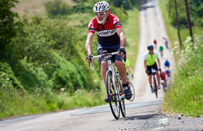 Ko gledate kritične trenutke na Tour de France si težko predstavljate, kako ima lahko kolesar toliko moči v zaključnih kilometrih dolge etape, še zlasti po več tednih dirkanja. FOTO: Duncan Andison/Shutterstock