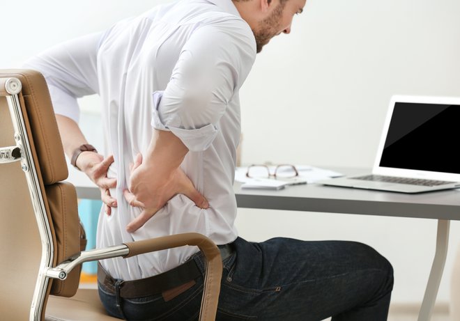 Bolečine v hrbtenici moramo vzeti resno. FOTO: Shutterstock