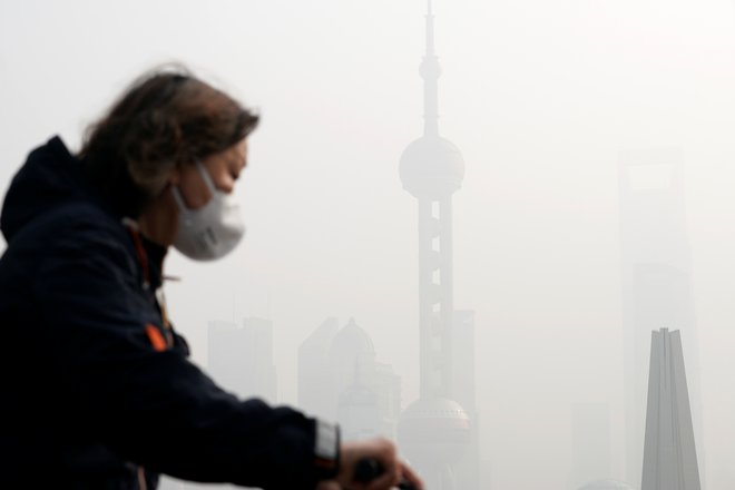 Zaradi velike količine delcev PM2,5 v ozračju vsako leto umre 2,2 milijona Kitajcev. FOTO: Aly Song/Reuters
