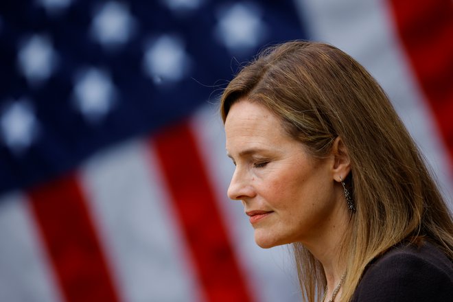 Sodnica prizivnega sodišča s sedežem v Chicagu&nbsp;Amy Coney Barrett je nova Trumpova kandidatka za vrhovno sodišče.Foto Carlos Barria Reuters