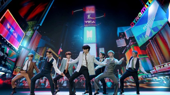 BTS so letos nastopili tudi na podelitvi nagrad MTV za glasbene videe. FOTO: Viacom via Reuters