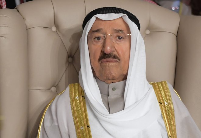 Kuvajstki emir Sabah al Ahmad al Sabah je danes umrl star 91 let. FOTO: Fethi Belaid/AFP