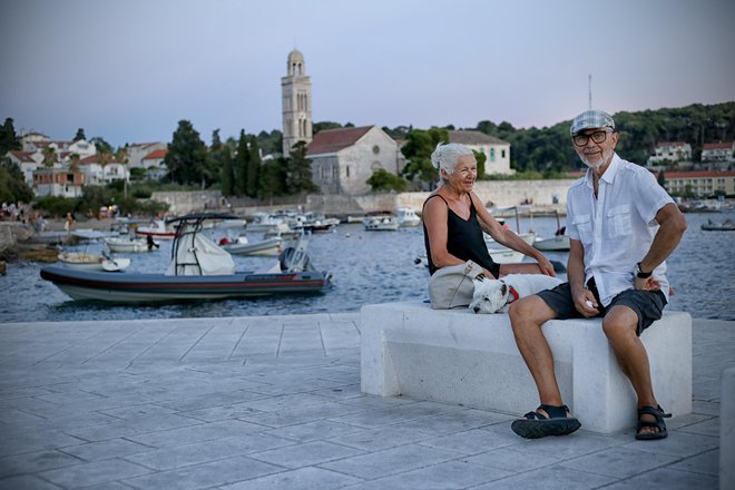 Večina starejših od 65 let je sproščenih in umirjenih. FOTO: Blaž Samec/Delo